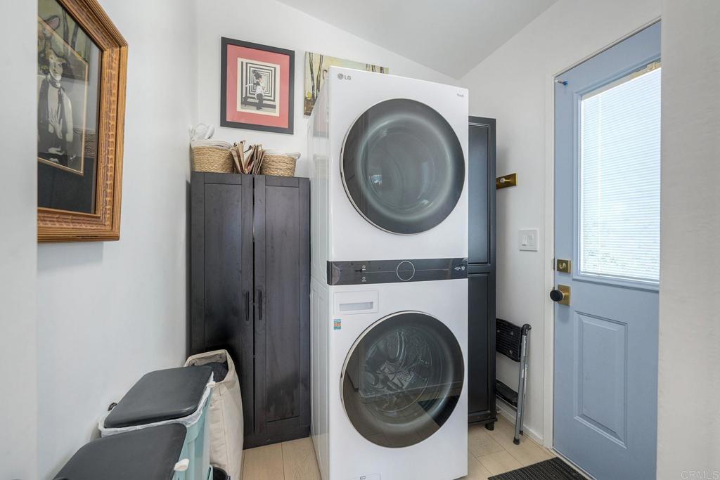 6503 Friendly Place Carlsbad, CA 92011 - Photo 18 of 43