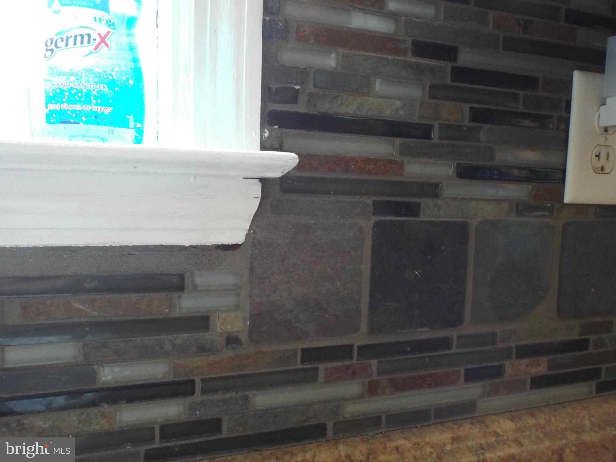 176 Dale Road Pasadena, MD 21122 - Photo 22 of 30 Tiled back splash