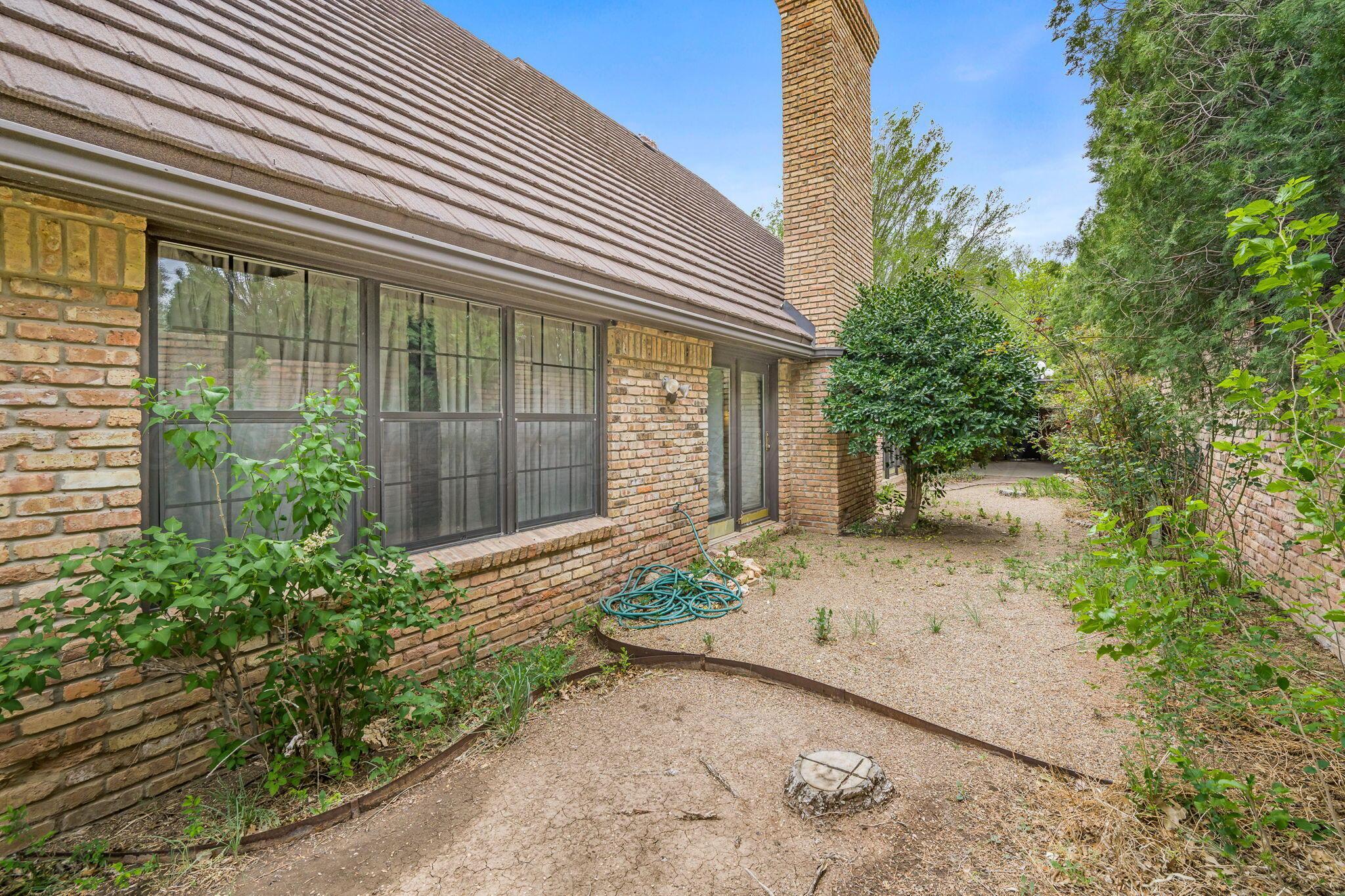 1 Quadrille Amarillo, TX 79106 - Photo 5 of 28 1 Quadrille 05