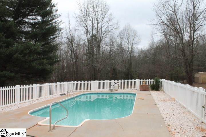 232 Berry Road Pelzer, SC 29669 - Photo 4 of 28