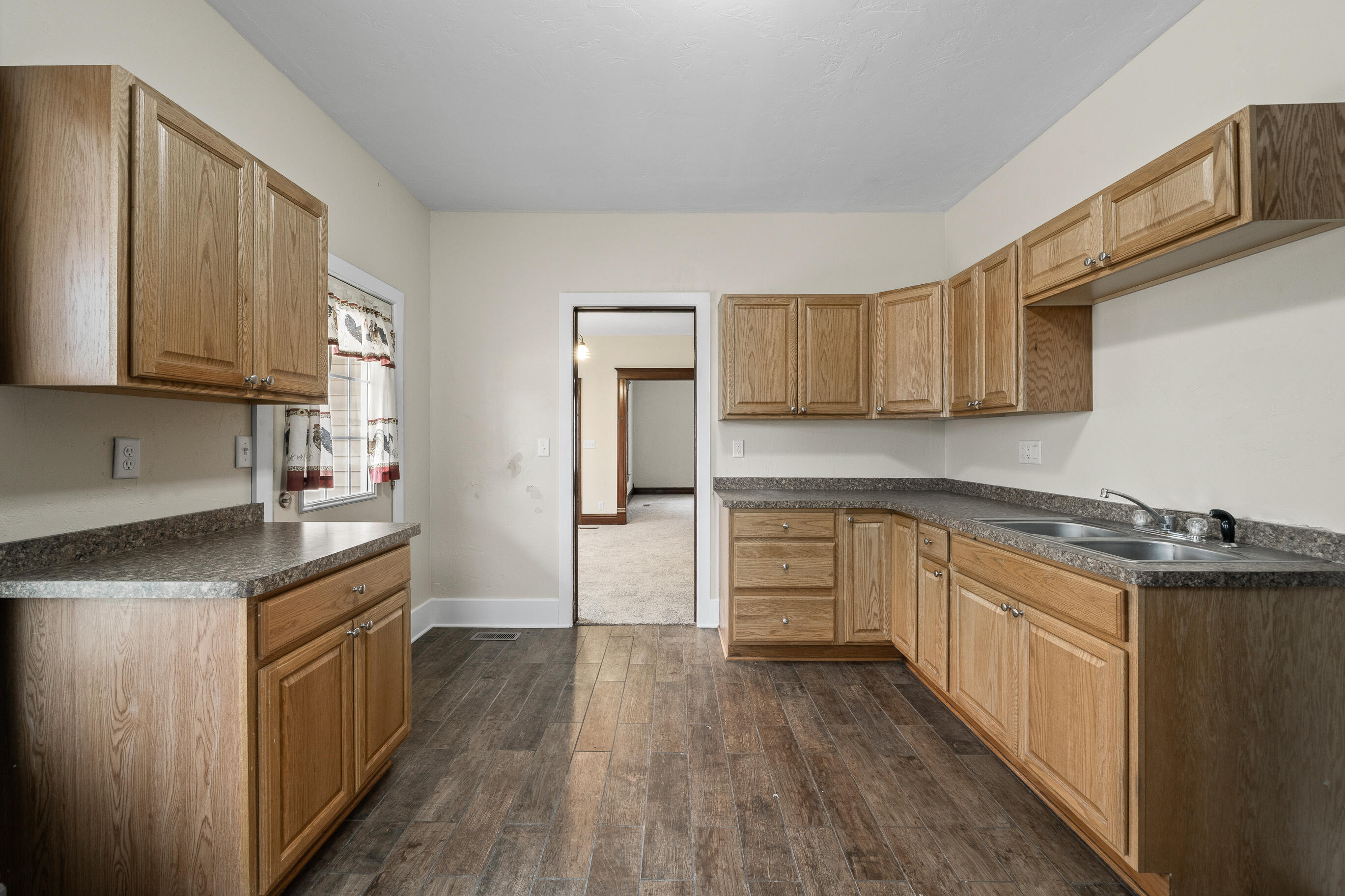 208 West Chestnut Street Burlington, WI 53105 - Photo 12 of 41 Kitchen