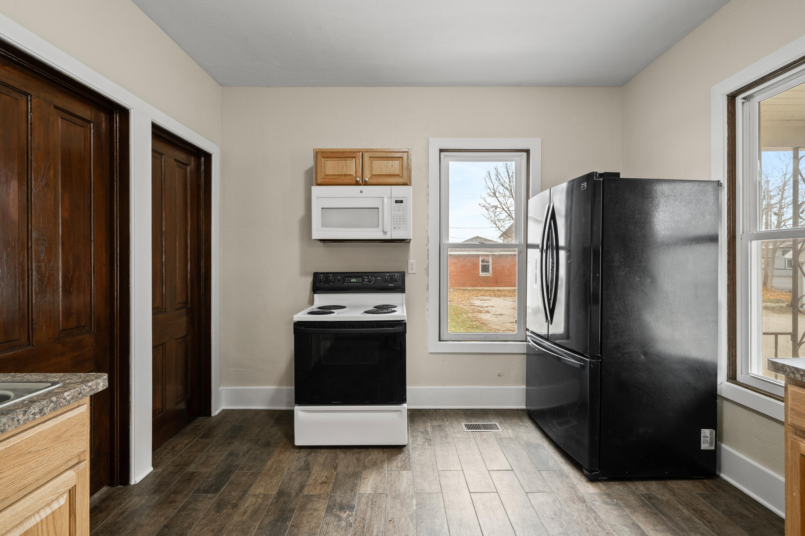 208 West Chestnut Street Burlington, WI 53105 - Photo 13 of 41 Kitchen