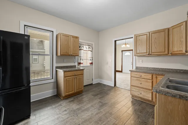 $1,950 | 208 West Chestnut Street, Burlington, WI 53105