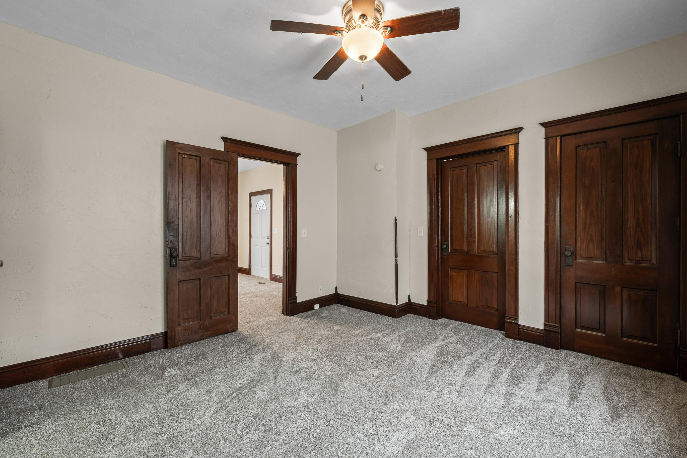 208 West Chestnut Street Burlington, WI 53105 - Photo 18 of 41 Primary bedroom