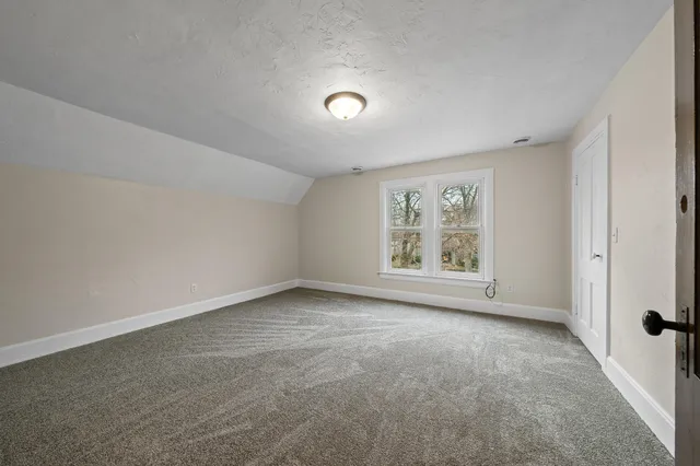 $1,950 | 208 West Chestnut Street, Burlington, WI 53105