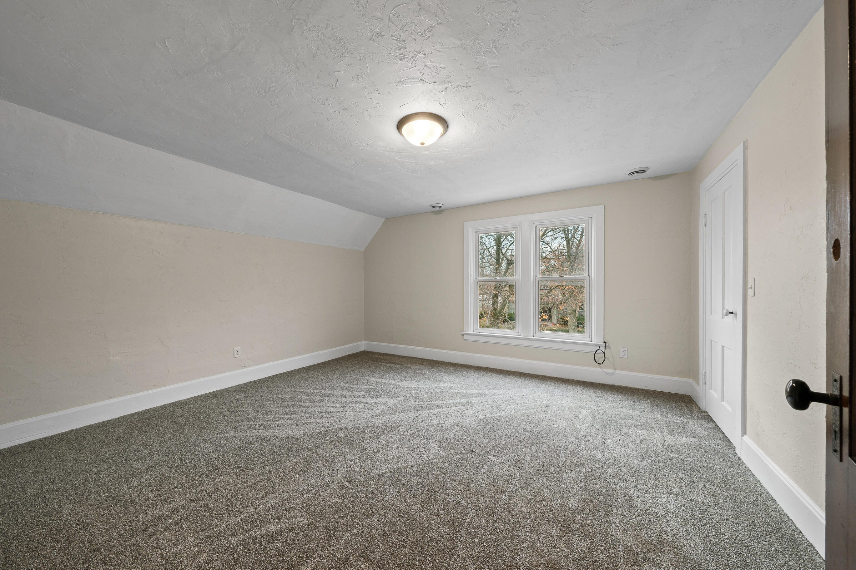 208 West Chestnut Street Burlington, WI 53105 - Photo 22 of 41 Bedroom #2 - upper