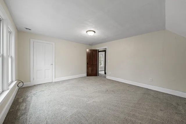 $1,950 | 208 West Chestnut Street, Burlington, WI 53105