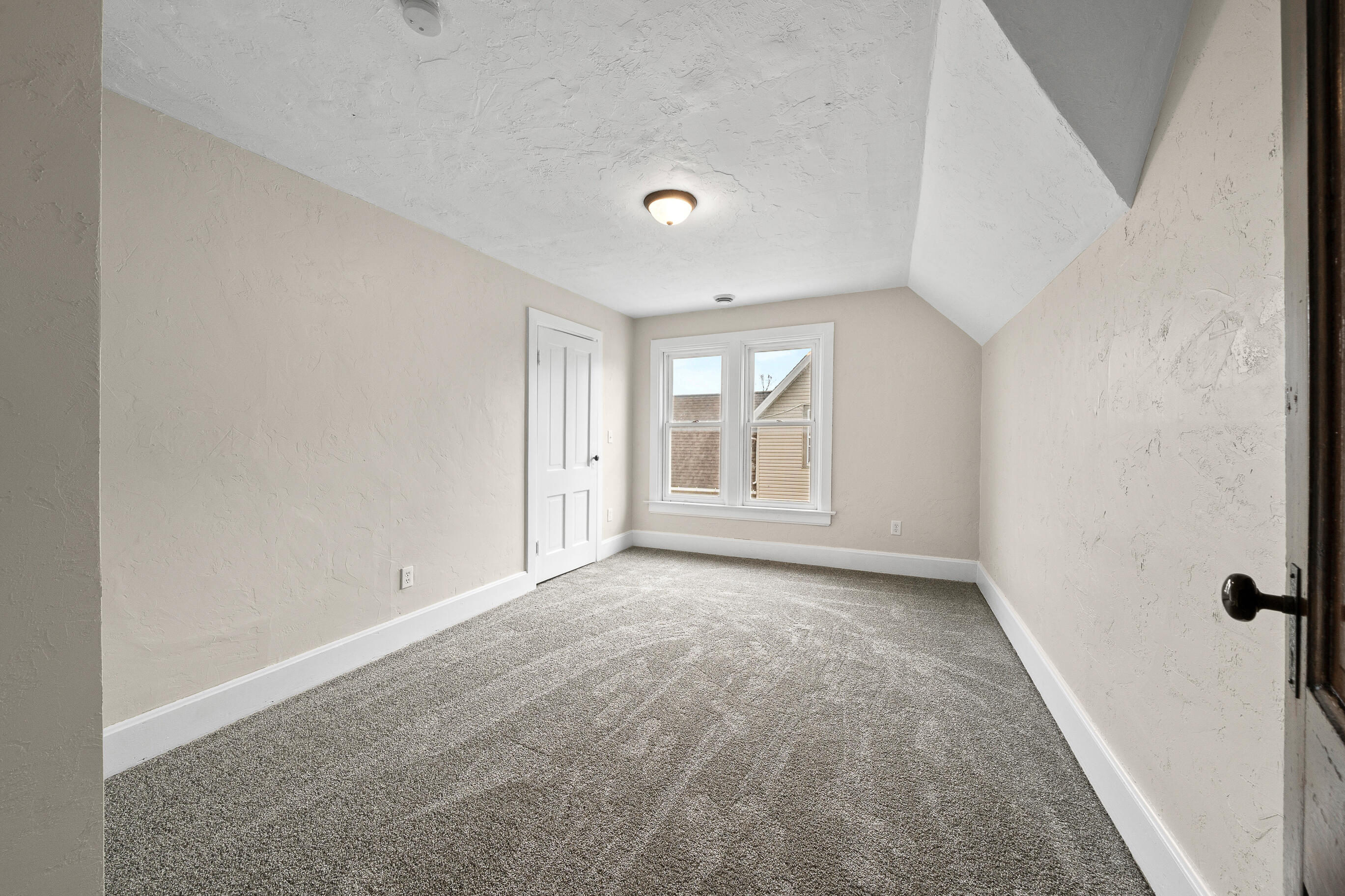 208 West Chestnut Street Burlington, WI 53105 - Photo 25 of 41 Bedroom #3 - upper