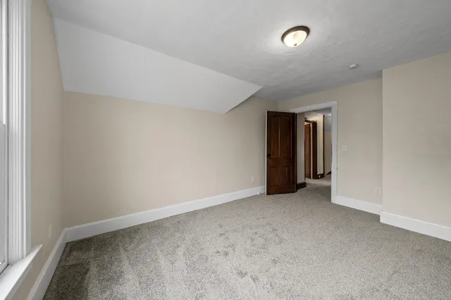 $1,950 | 208 West Chestnut Street, Burlington, WI 53105