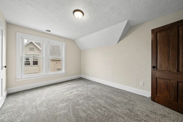 $1,950 | 208 West Chestnut Street, Burlington, WI 53105