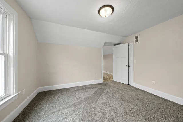 $1,950 | 208 West Chestnut Street, Burlington, WI 53105