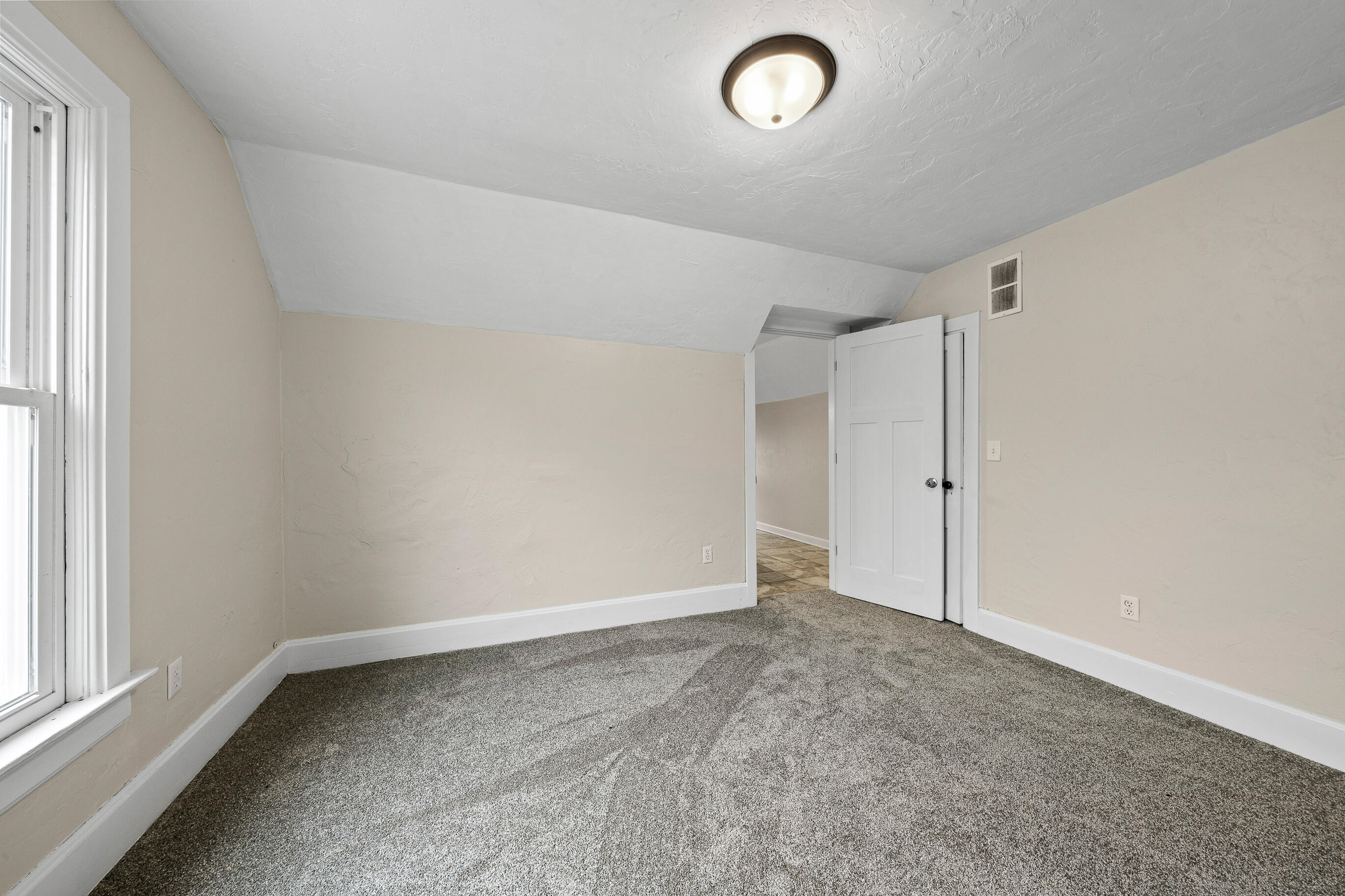 208 West Chestnut Street Burlington, WI 53105 - Photo 29 of 41 Bedroom #4 with bath