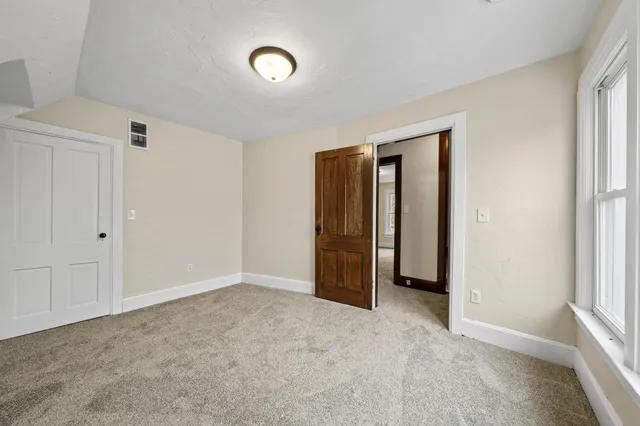 $1,950 | 208 West Chestnut Street, Burlington, WI 53105