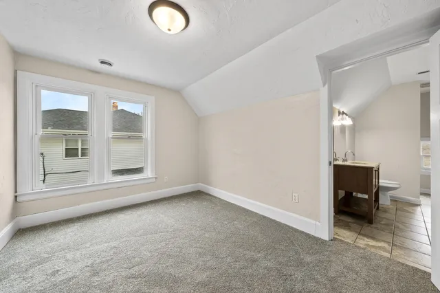 $1,950 | 208 West Chestnut Street, Burlington, WI 53105