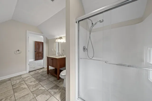 $1,950 | 208 West Chestnut Street, Burlington, WI 53105