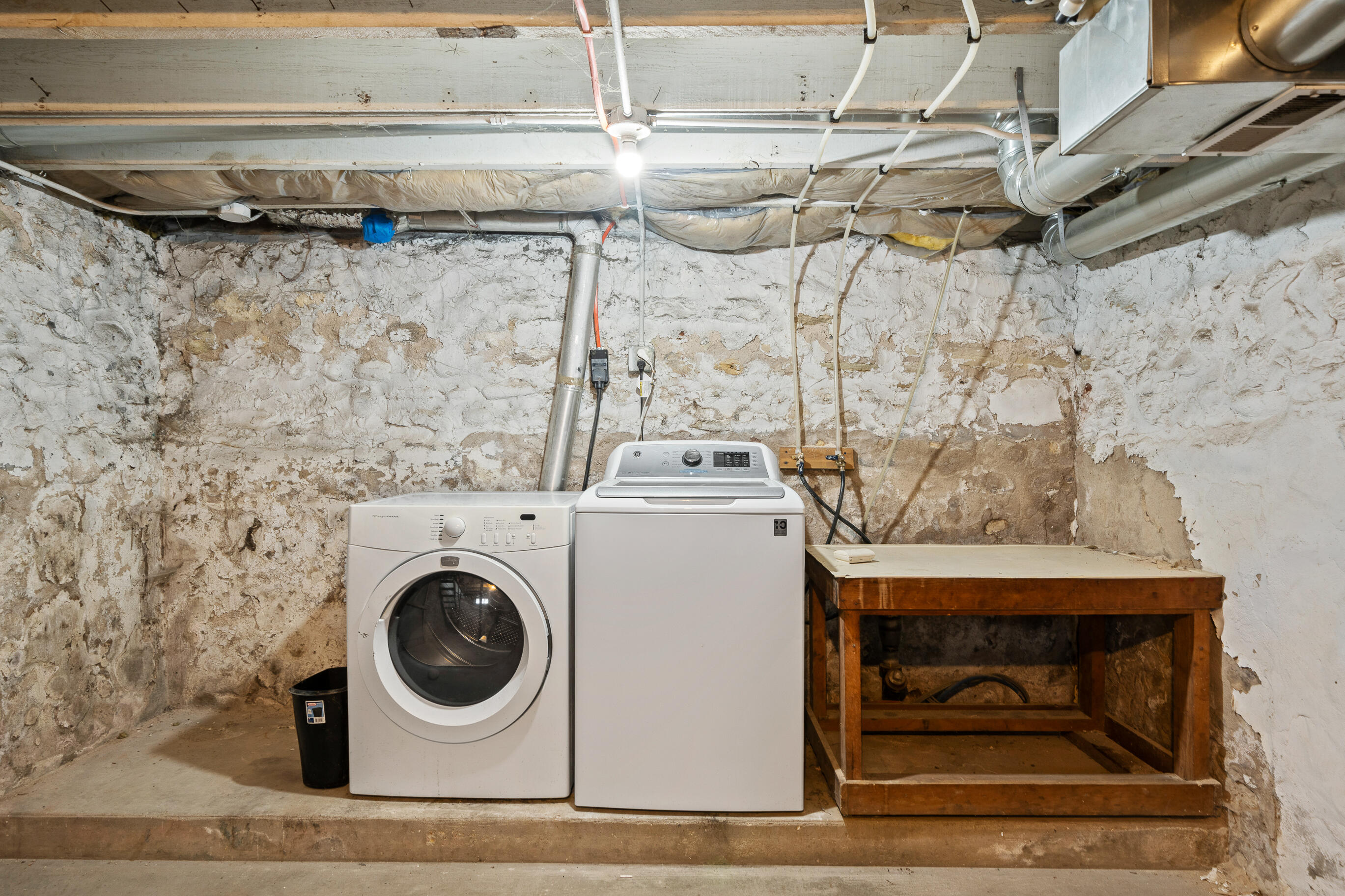 208 West Chestnut Street Burlington, WI 53105 - Photo 37 of 41 Washer and dryer - basement