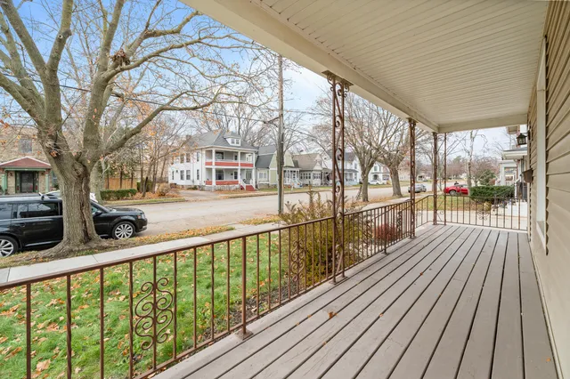 $1,950 | 208 West Chestnut Street, Burlington, WI 53105