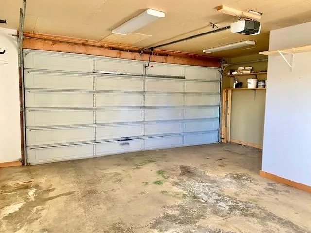 a view of a room with shelf