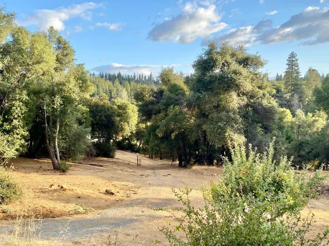 a view of swimming pool of the house