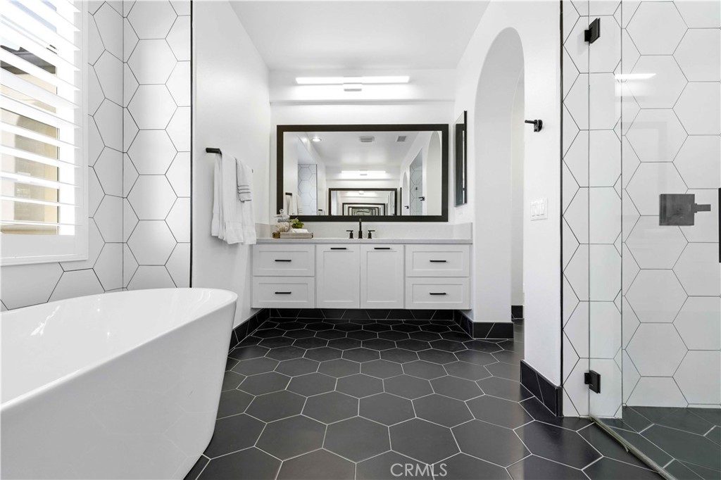 10 Copious Lane Ladera Ranch, CA 92694 - Photo 40 of 54 Primary bath