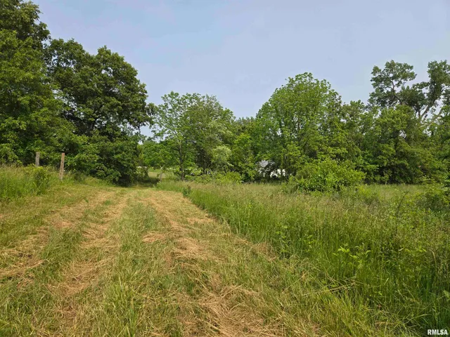 $950,000 | 1489 East 273rd Lane, Clayton, IL 62324