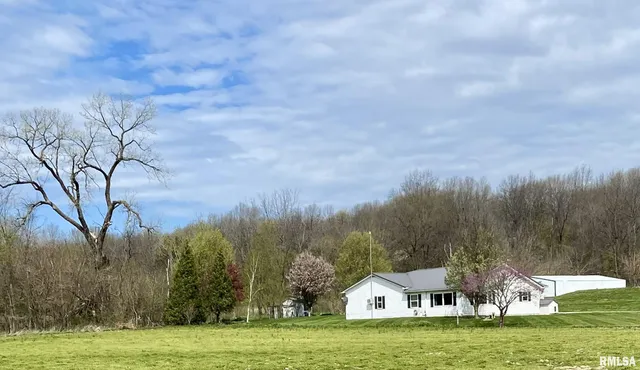 $950,000 | 1489 East 273rd Lane, Clayton, IL 62324