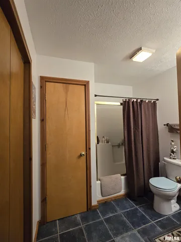 $950,000 | 1489 East 273rd Lane, Clayton, IL 62324