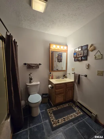 $950,000 | 1489 East 273rd Lane, Clayton, IL 62324