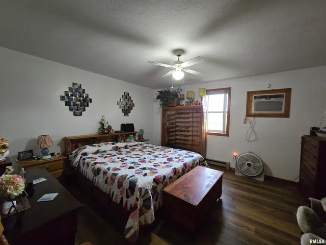 $950,000 | 1489 East 273rd Lane, Clayton, IL 62324