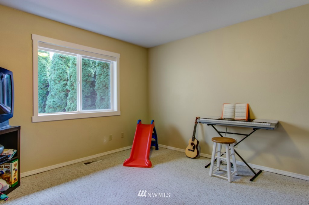 1932 Norma Road Northeast Tacoma, WA 98422 - Photo 11 of 25