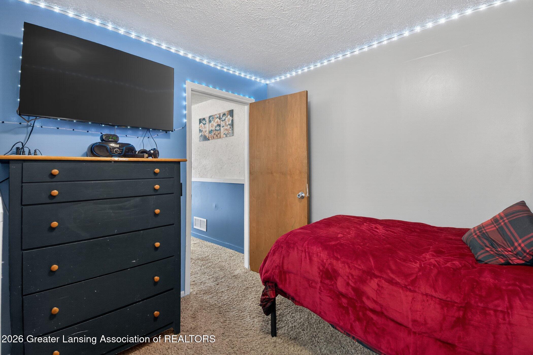 1109 Westfield Road Lansing, MI 48917 - Photo 19 of 26 1109-Westfield-Rd-WindowStill 22