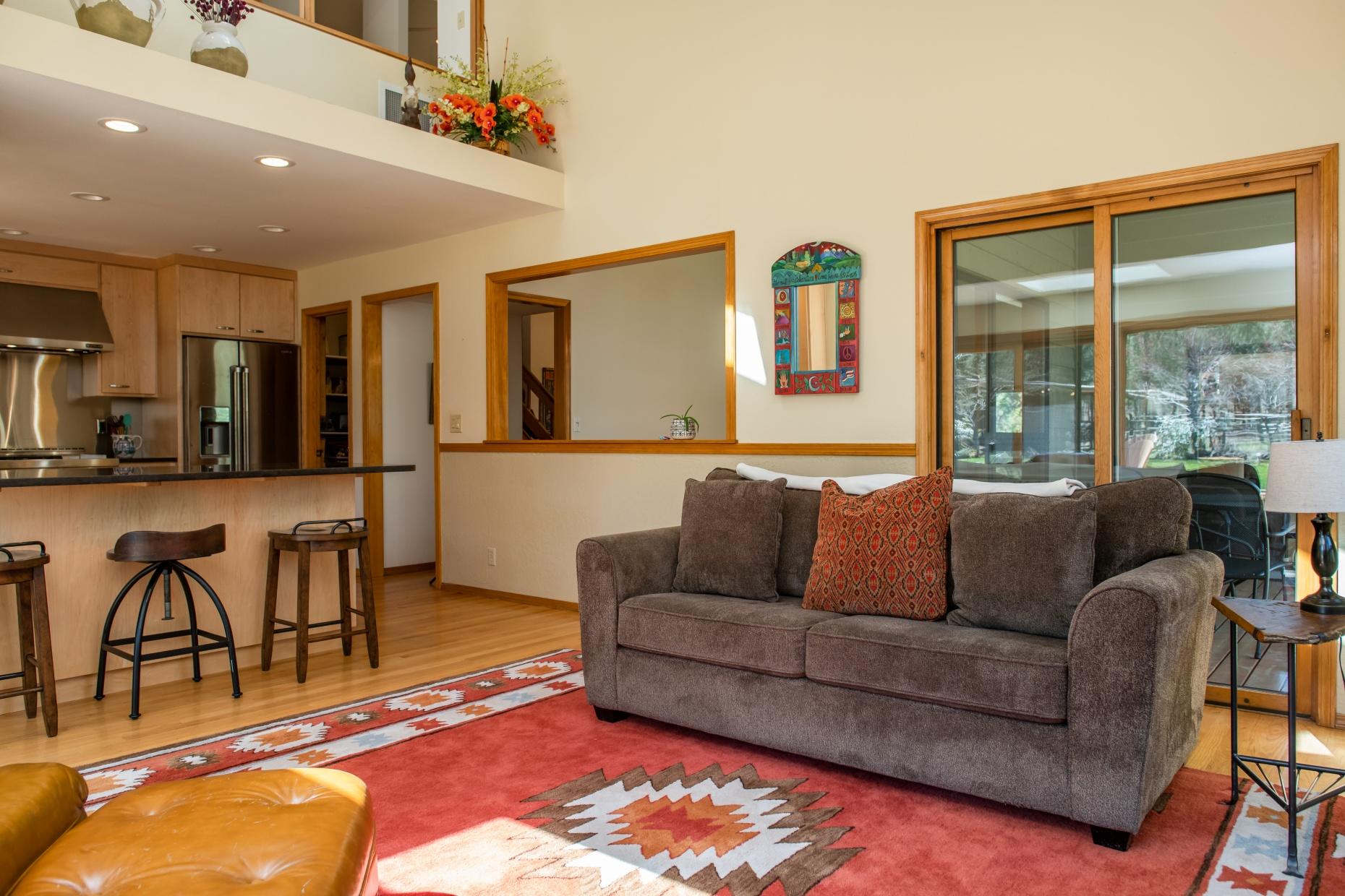 60216 East Ridgeview Drive Bend, OR 97702 - Photo 15 of 53 batch_12Family room to kitchenRidgeview-