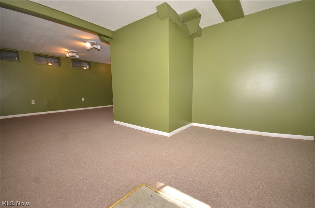 2865 Lee Road Silver Lake, OH 44224 - Photo 25 of 35