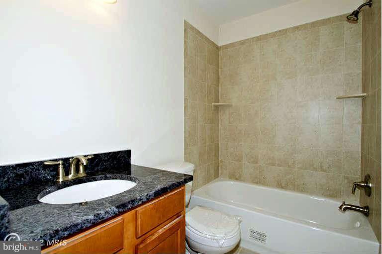 19309 Treadway Road Brookeville, MD 20833 - Photo 15 of 25 Bath