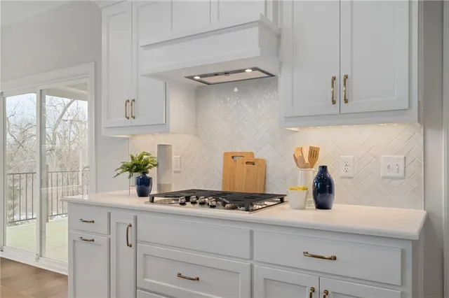 $709,950 | 17405 Parkhill Street, Overland Park, KS 66221