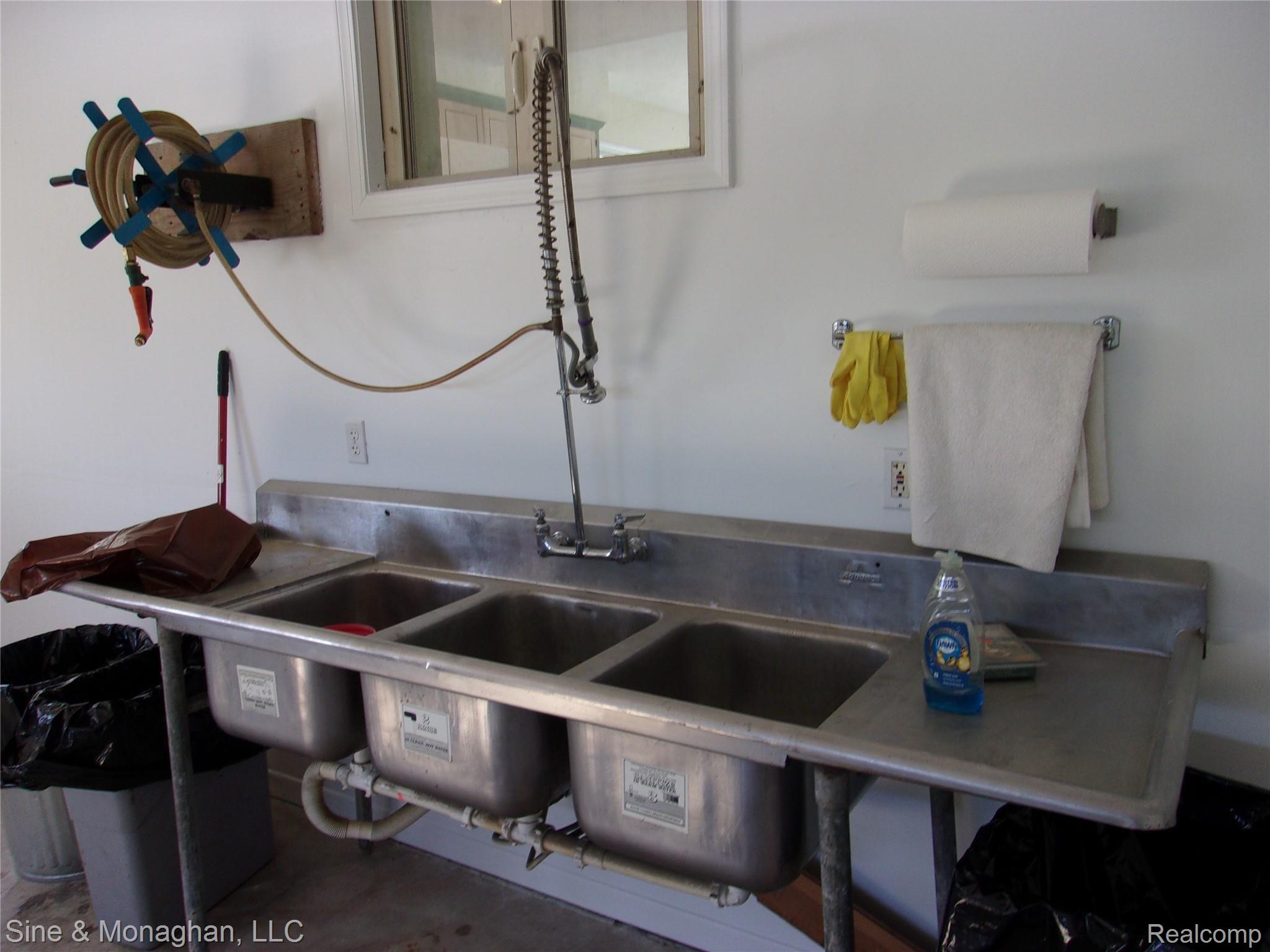7352 Bealane Road Algonac, MI 48001 - Photo 29 of 42 100_0744.JPG