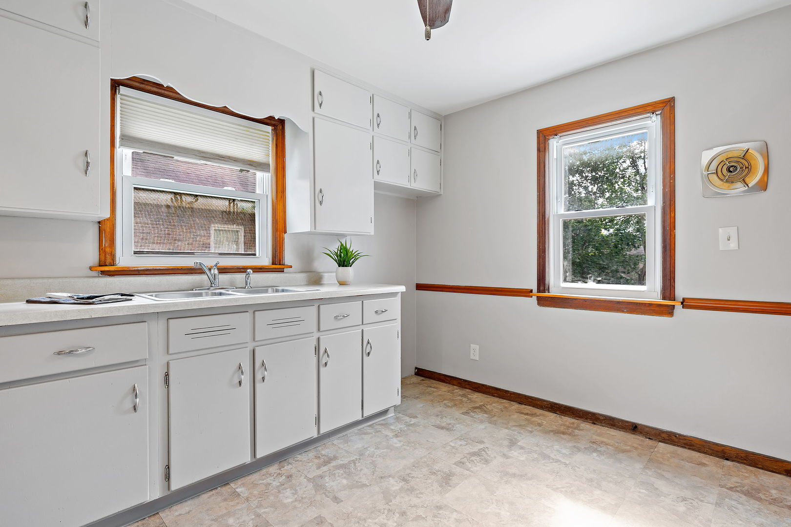 701 Rural Street Aurora, IL 60505 - Photo 12 of 19 Gallery Image 12