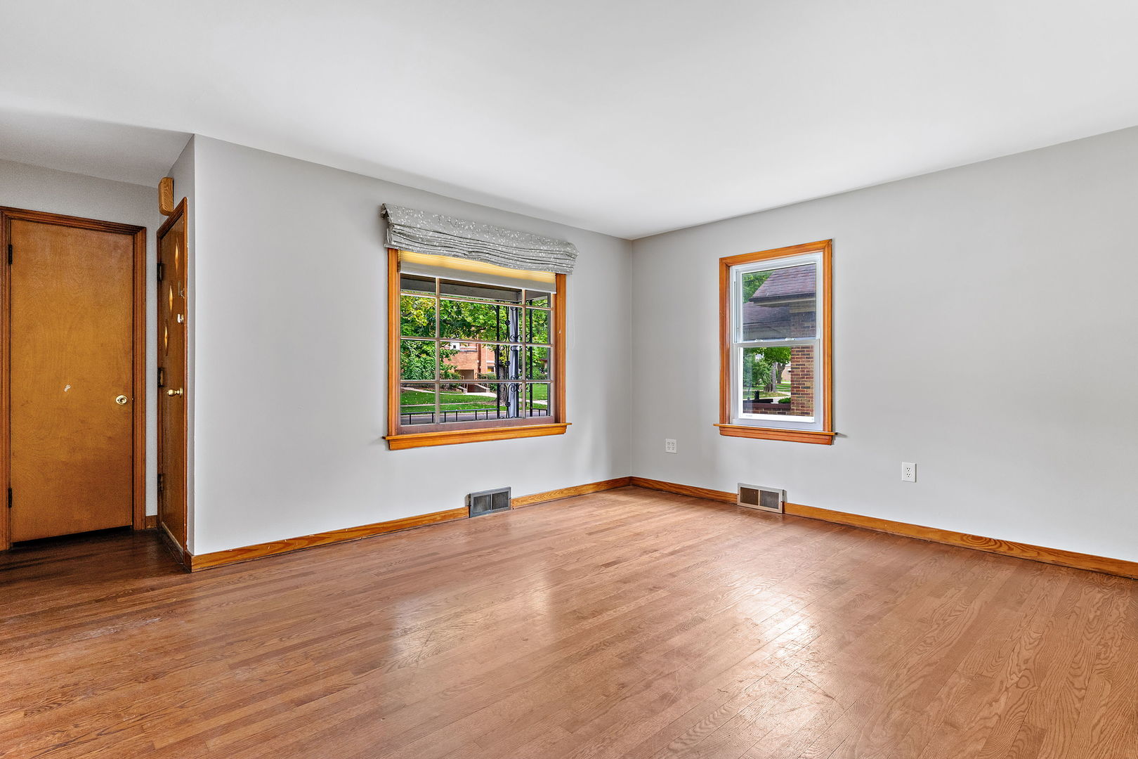 701 Rural Street Aurora, IL 60505 - Photo 3 of 19 Gallery Image 3