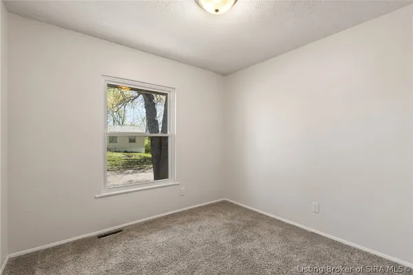 $274,900 | 936 Pennsylvania Avenue, Jeffersonville, IN 47130