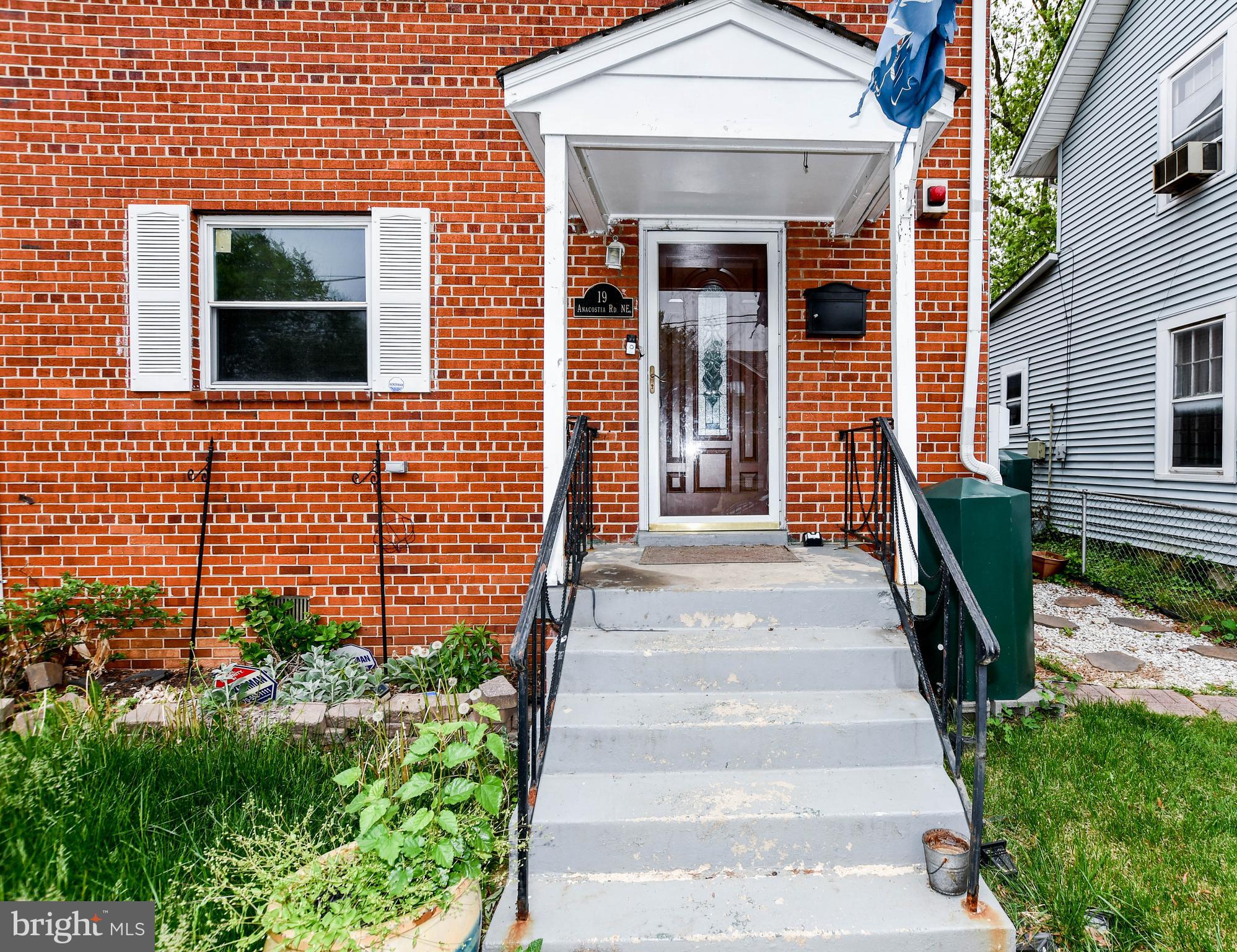 19 Anacostia Road Northeast Washington, DC 20019 - Photo 4 of 34