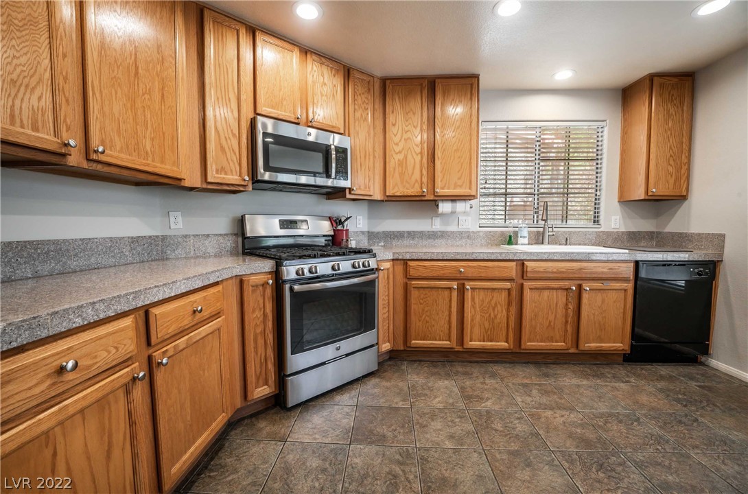 7315 Camrose Ridge Place, Unit 104 Las Vegas, NV 89149 - Photo 10 of 50