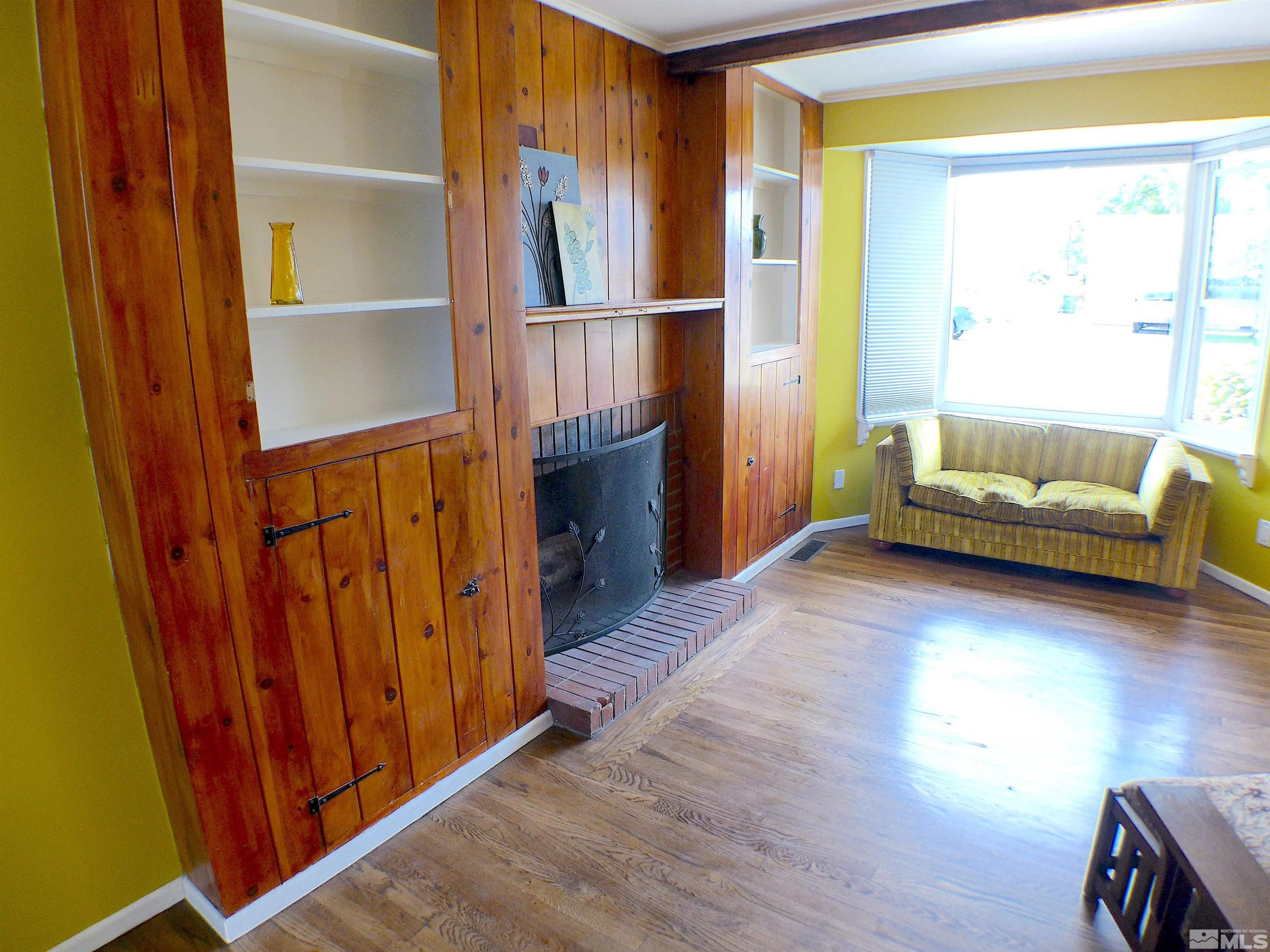 925 Yori Avenue Reno, NV 89502 - Photo 4 of 20 a living room with furniture and a window