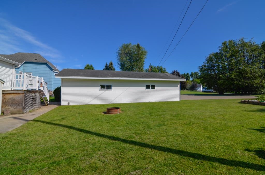 416 Main Street Oconto, WI 54153 - Photo 32 of 42