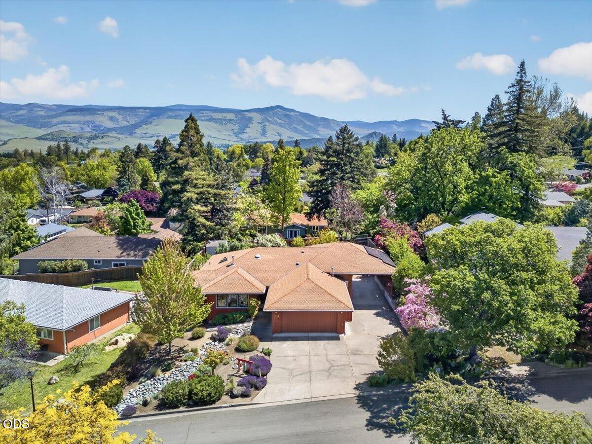 1056 Beswick Way Ashland, OR 97520 - Photo 45 of 47