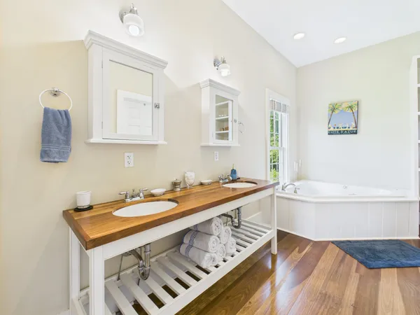 $695,000 | 295 Kipling Circle South, Eddyville, KY 42038