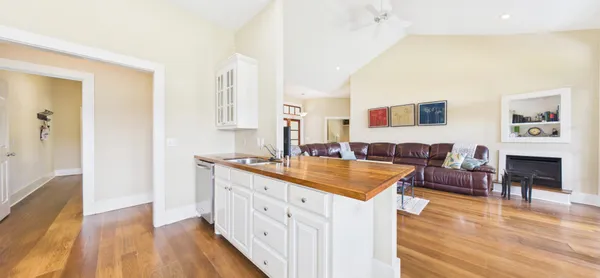 $695,000 | 295 Kipling Circle South, Eddyville, KY 42038