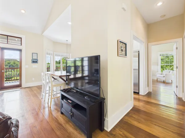 $695,000 | 295 Kipling Circle South, Eddyville, KY 42038