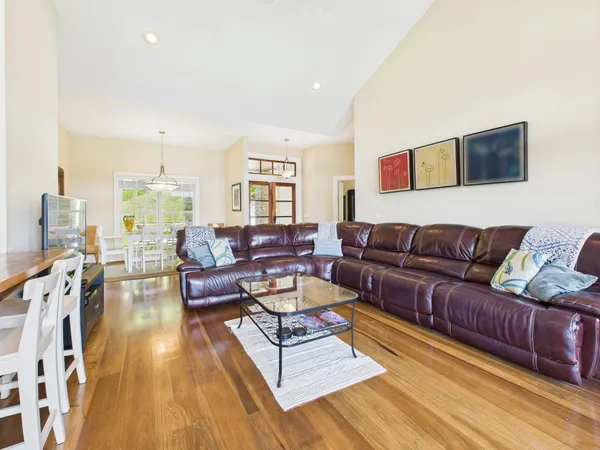 $695,000 | 295 Kipling Circle South, Eddyville, KY 42038