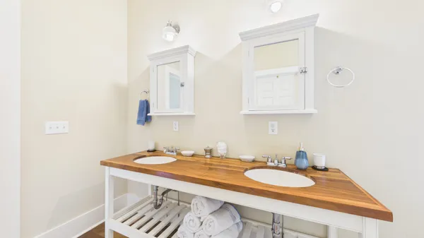 $695,000 | 295 Kipling Circle South, Eddyville, KY 42038