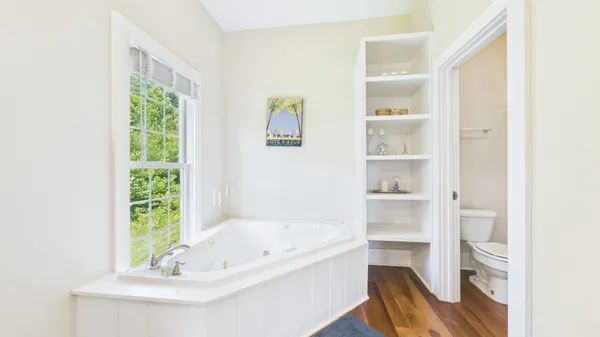 $695,000 | 295 Kipling Circle South, Eddyville, KY 42038